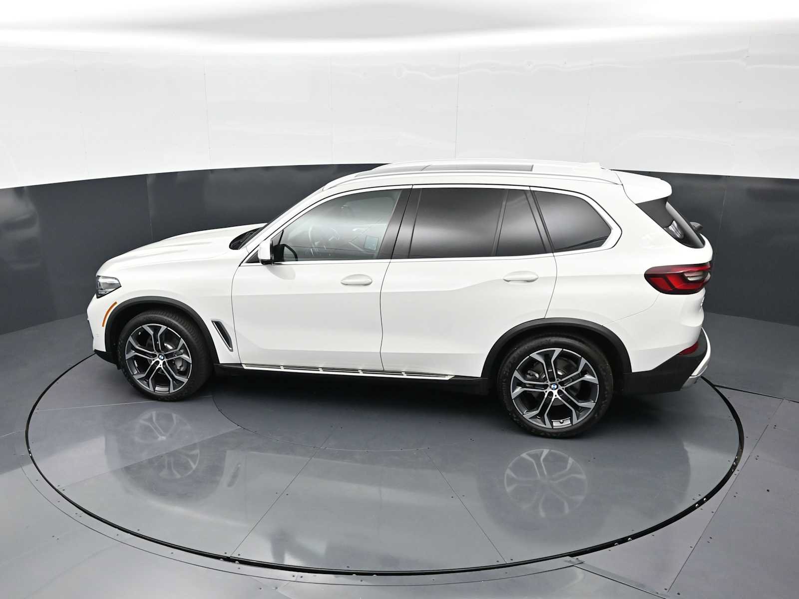 Used 2022 BMW X5 sDrive40i w/ Premium Package RWD image 24