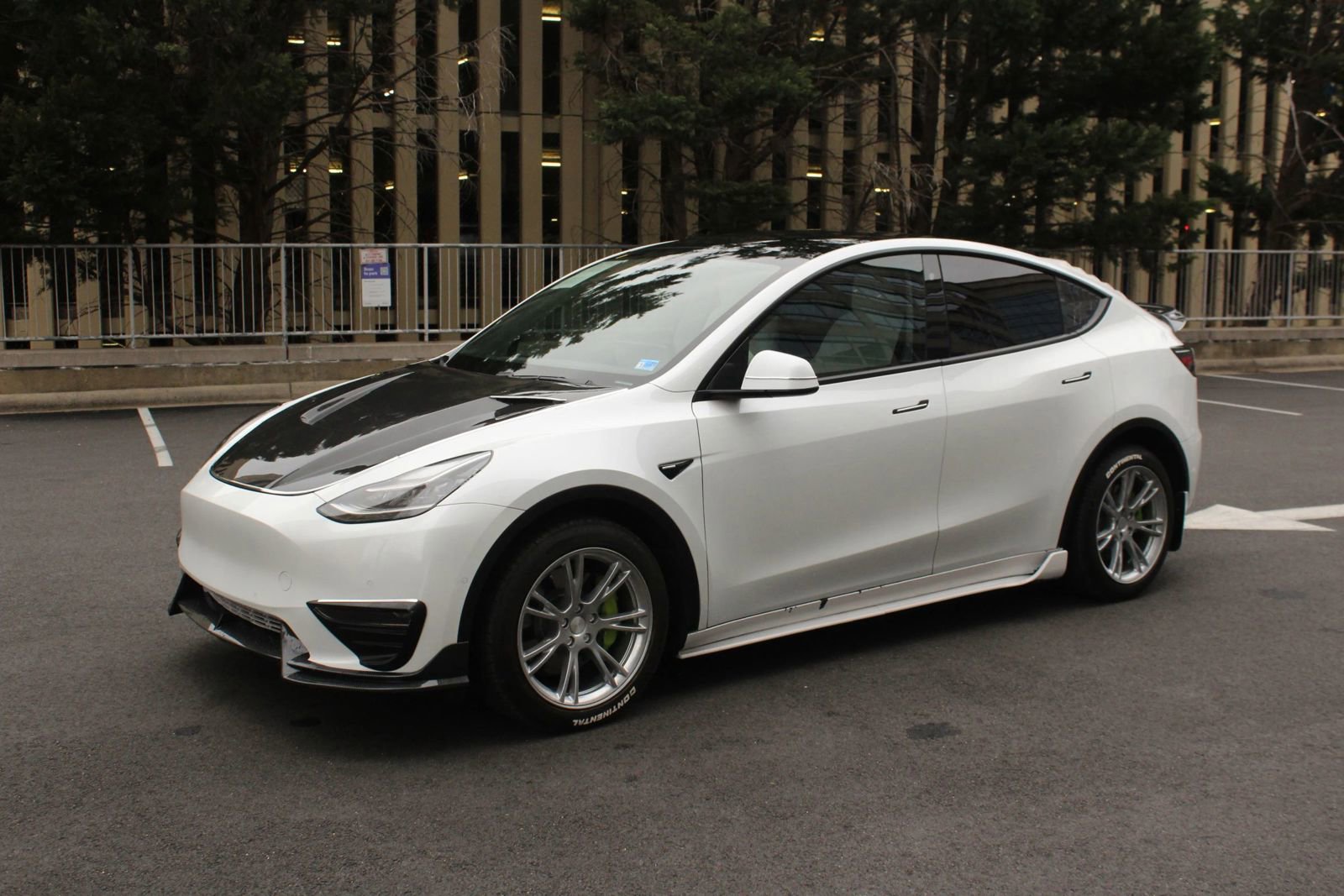Used 2021 Tesla Model Y Long Range AWD/4WD image 12