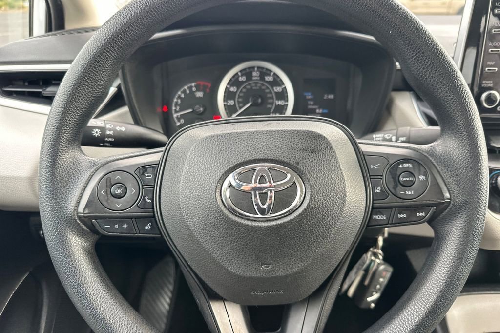 Used 2021 Toyota Corolla LE image 18