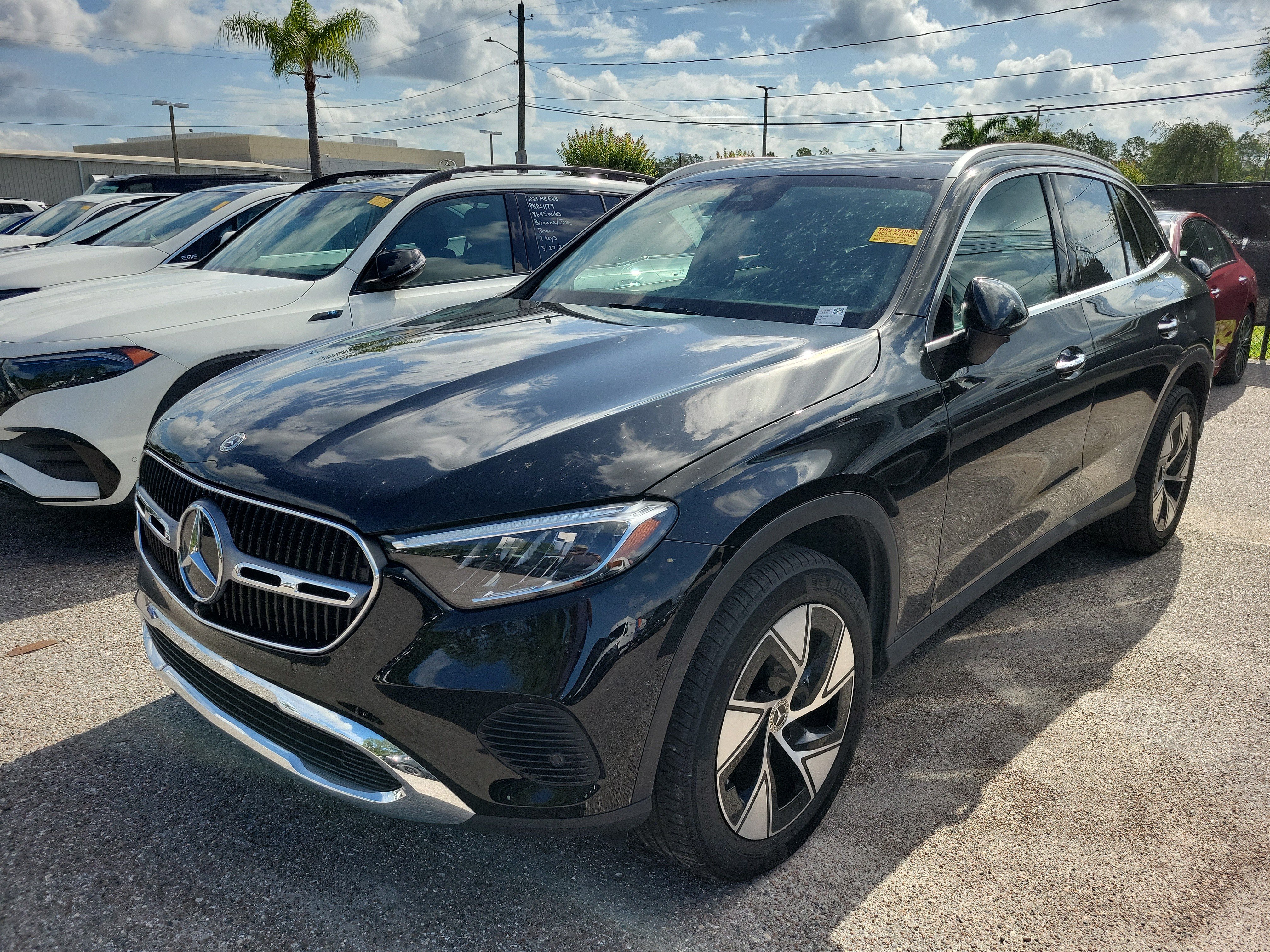 Used 2024 Mercedes-Benz GLC 300 4MATIC image 1