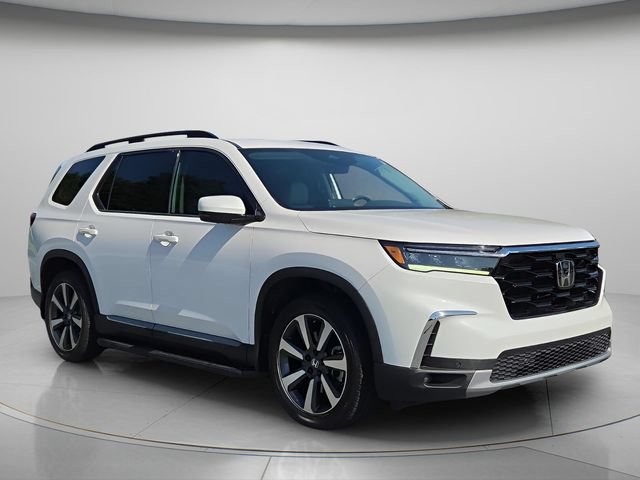 Used 2023 Honda Pilot Touring image 8