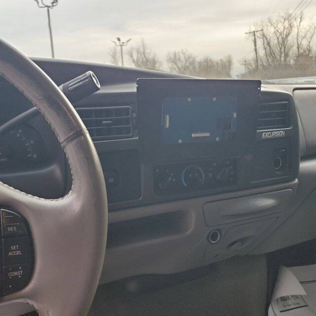 Used 2001 Ford Excursion XLT RWD image 18