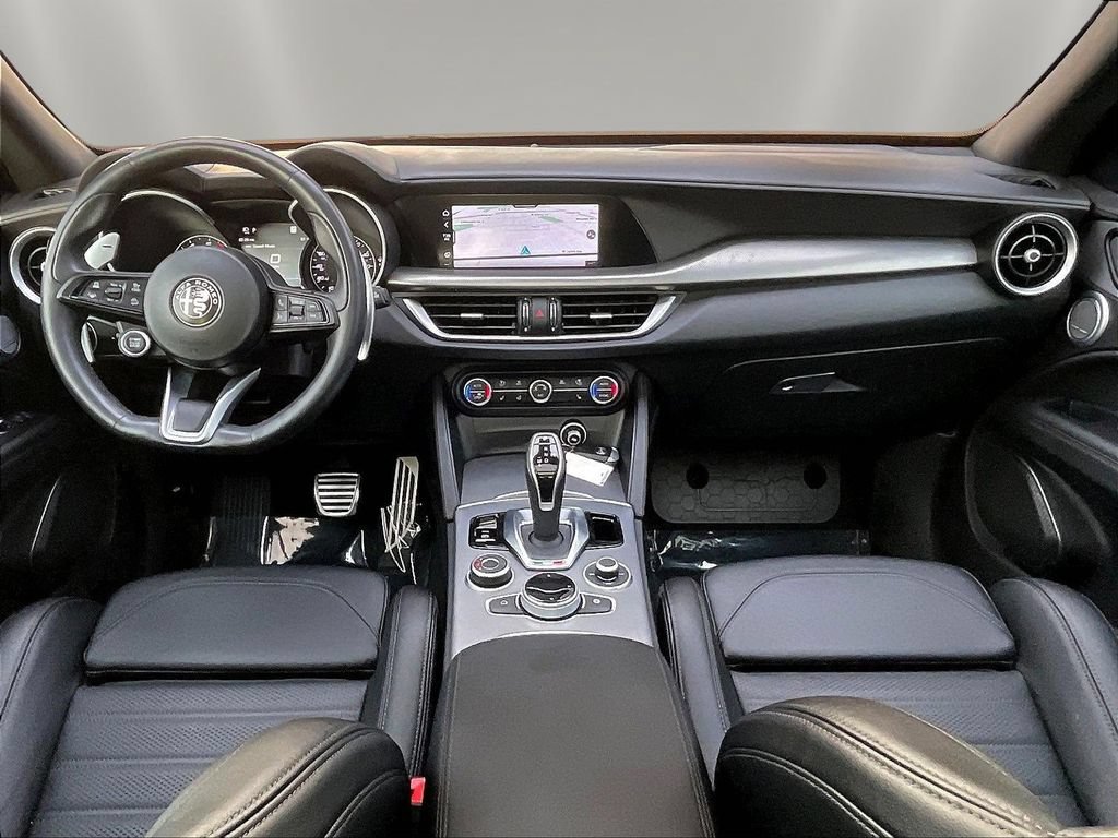 Used 2023 Alfa Romeo Stelvio Veloce AWD/4WD image 7