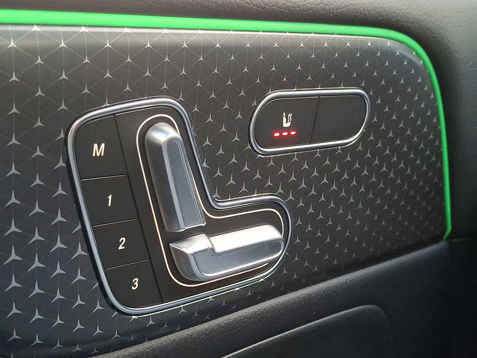 Certified 2025 Mercedes-Benz GLB 250 4MATIC image 27