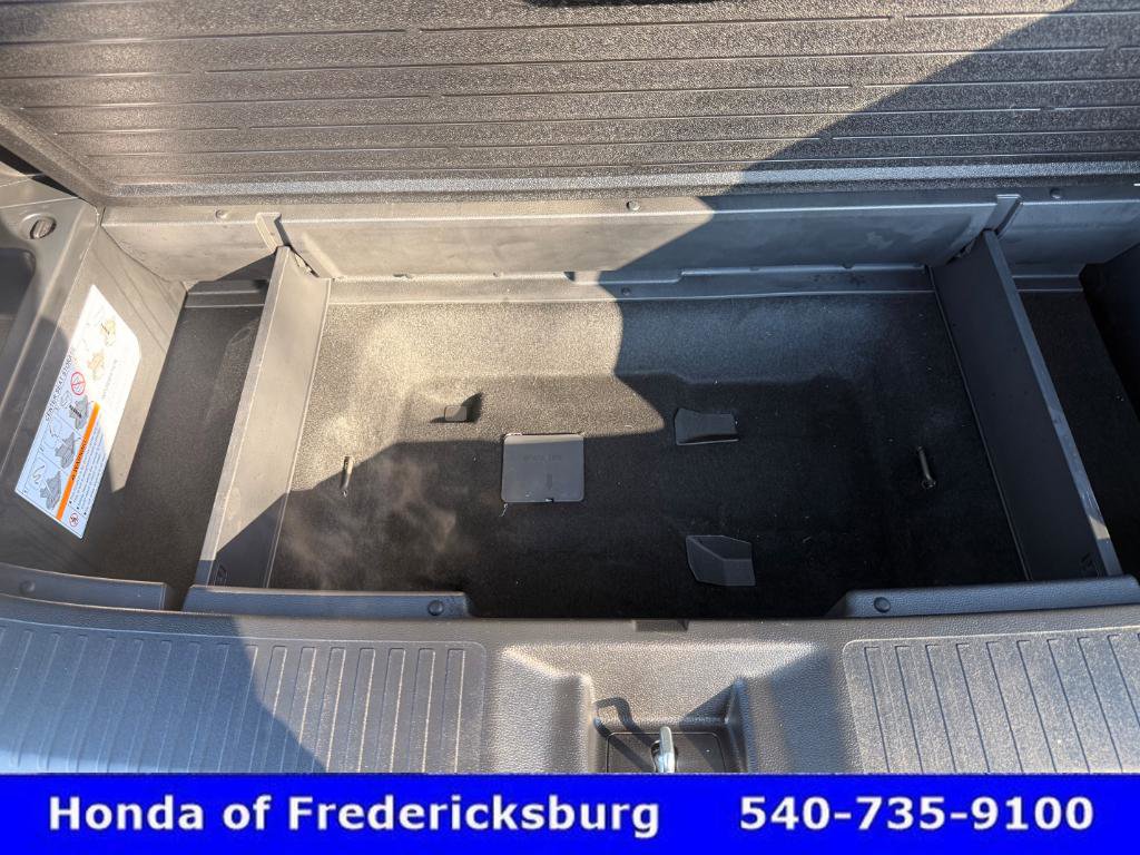 Certified 2025 Honda Pilot Touring image 38