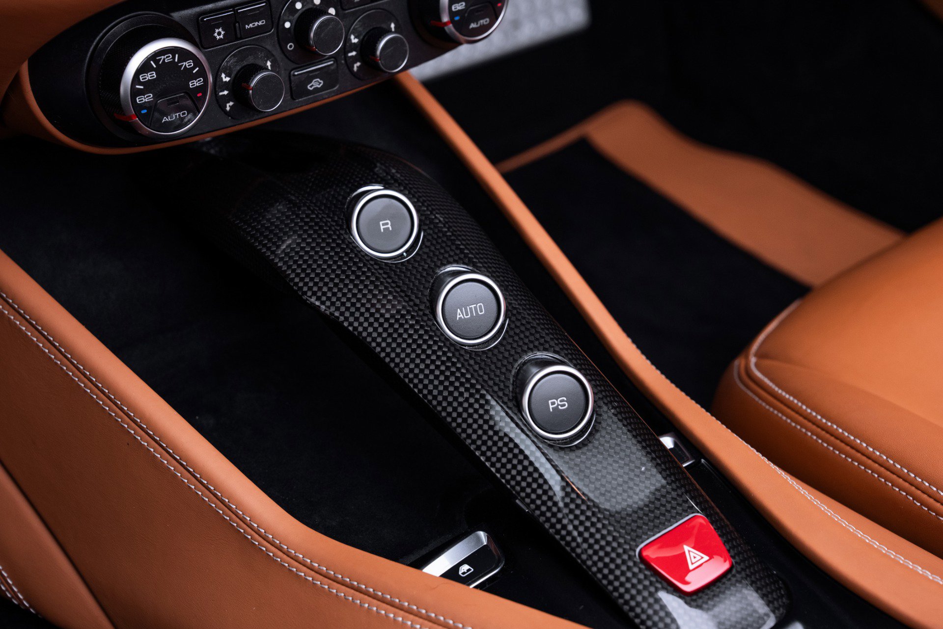 Used 2016 Ferrari California T image 8