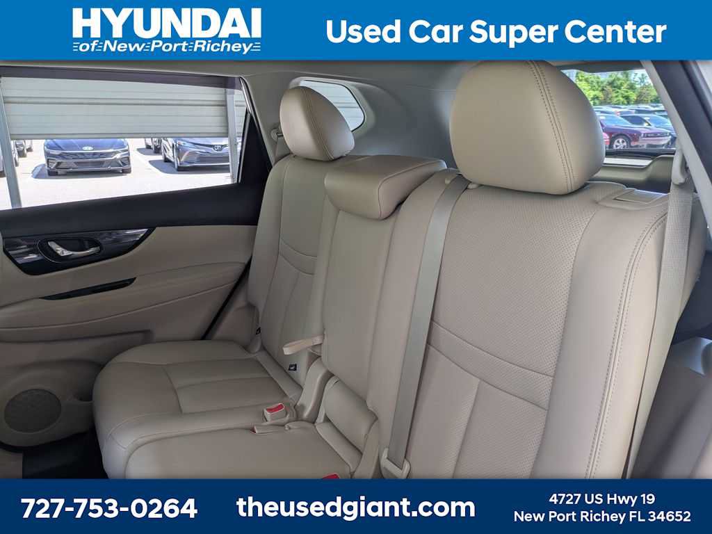 Used 2017 Nissan Rogue SL w/ SL Premium Package FWD image 16