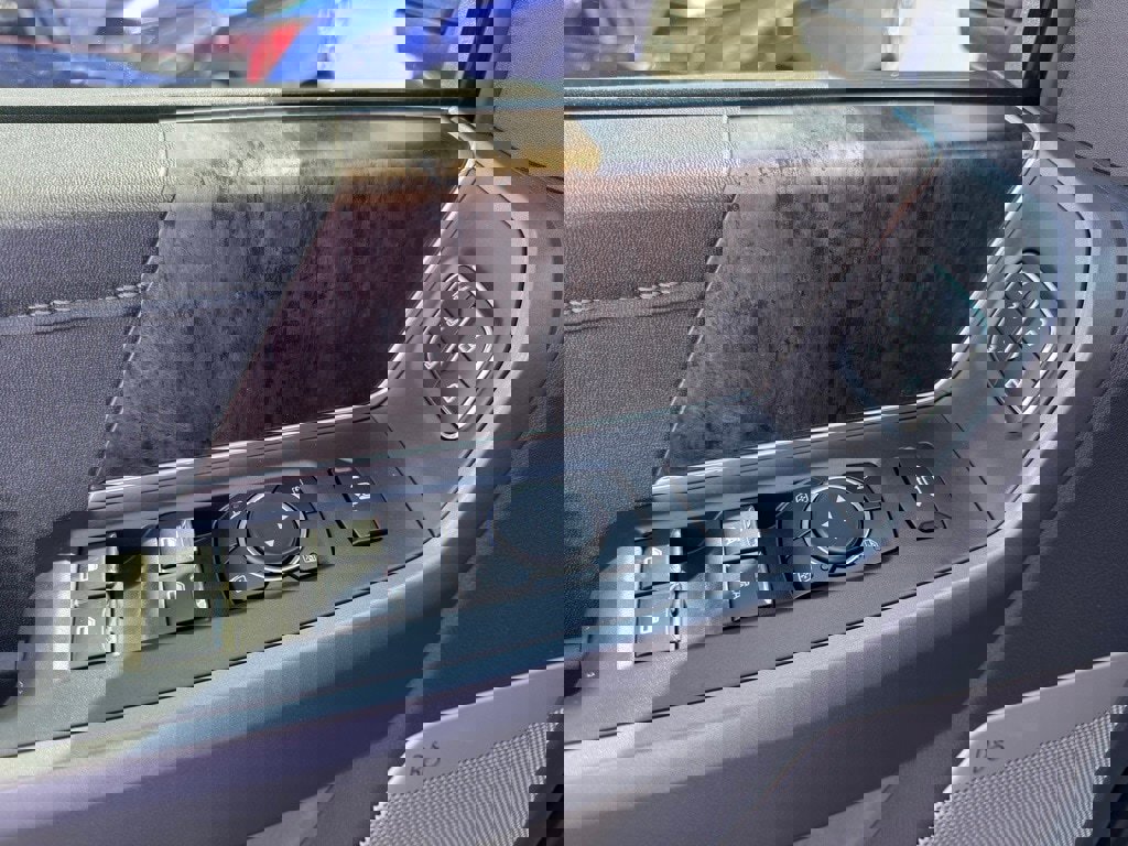 New 2026 Ford F250 Lariat w/ FX4 Off-Road Package image 23