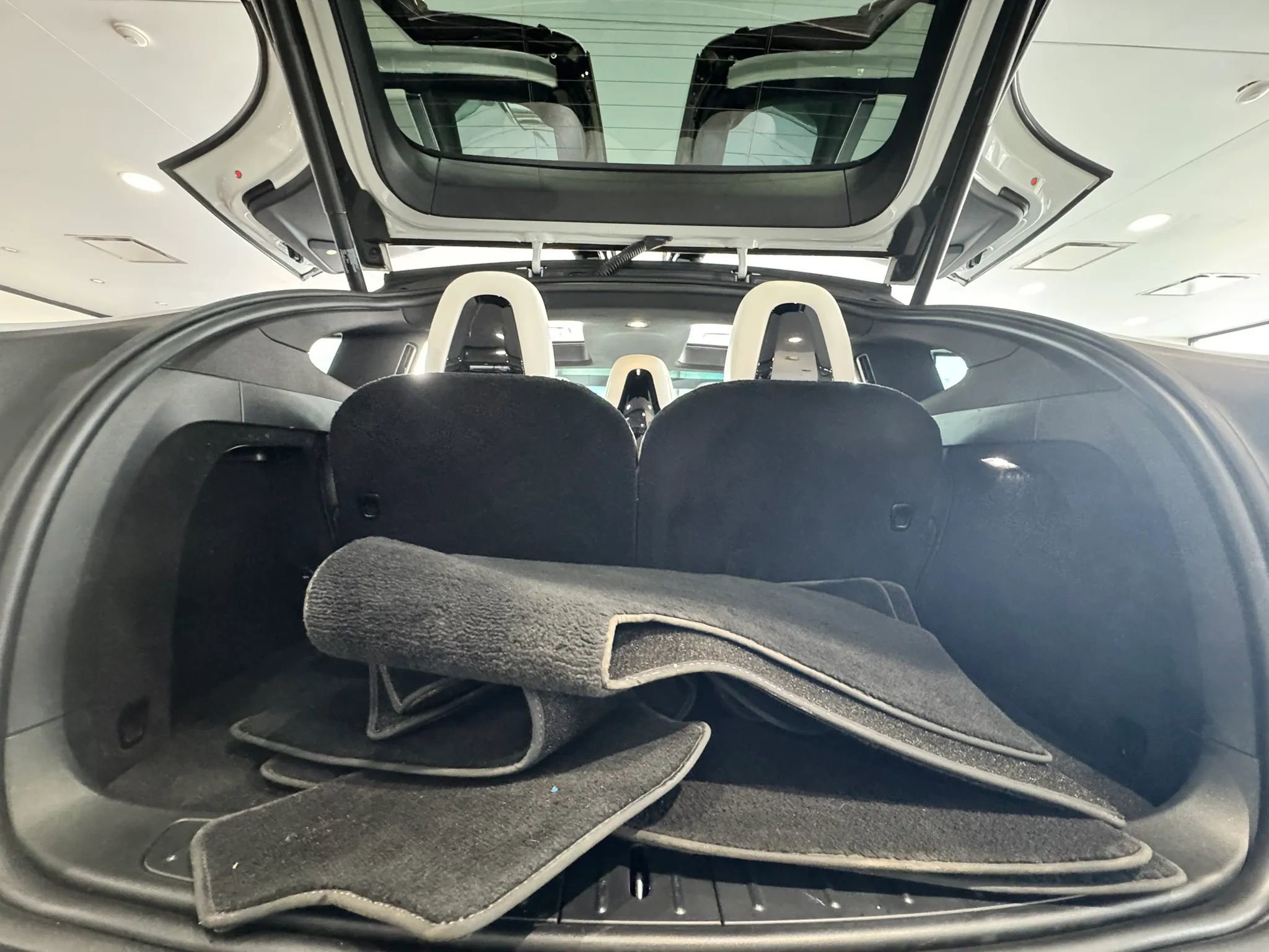 Used 2016 Tesla Model X 75D AWD/4WD image 25