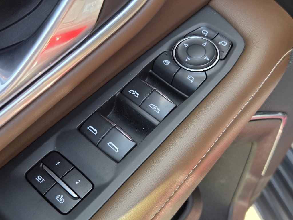 Used 2021 Chevrolet Suburban High Country RWD image 27
