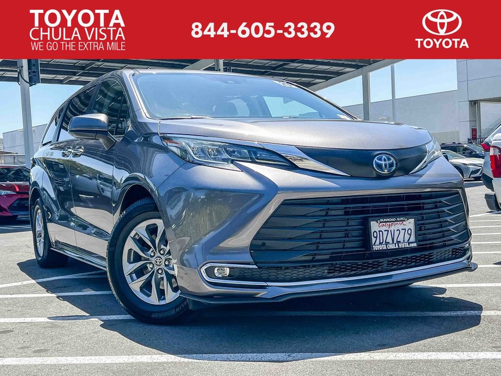 Certified 2023 Toyota Sienna XLE AWD/4WD image 1