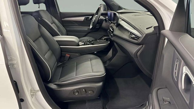 Used 2025 Buick Enclave Preferred image 18