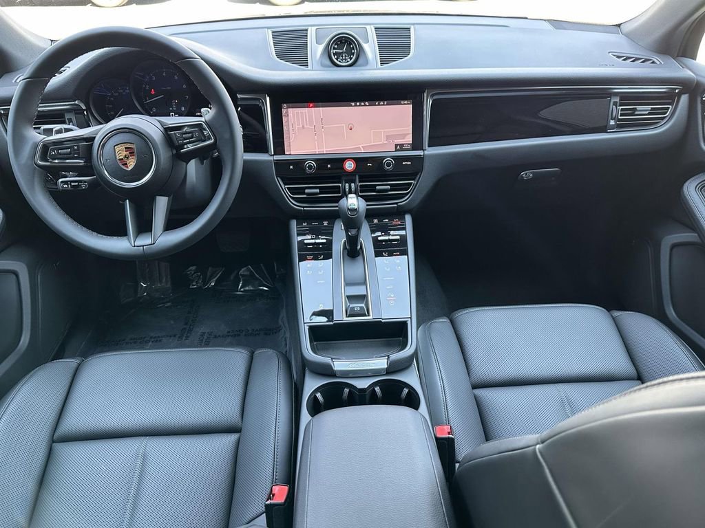 New 2026 Porsche Macan AWD/4WD image 16