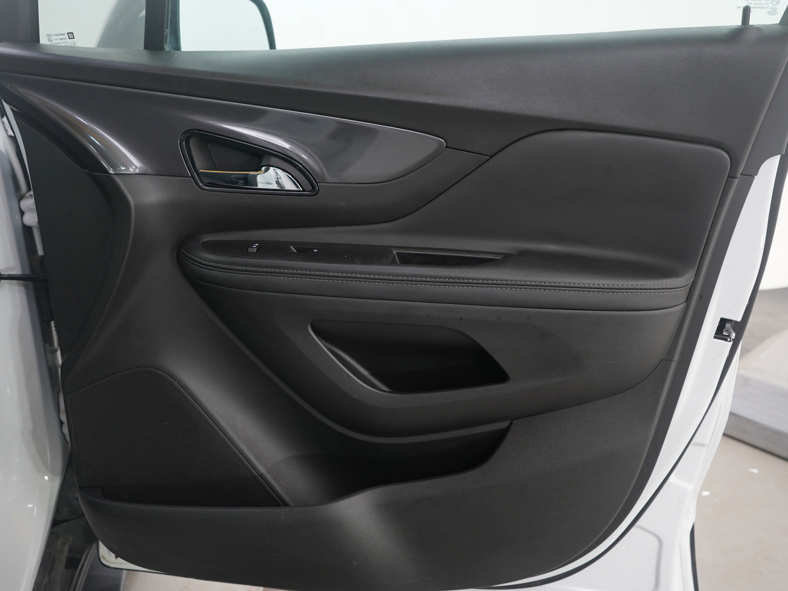 Used 2021 Buick Encore Preferred image 11