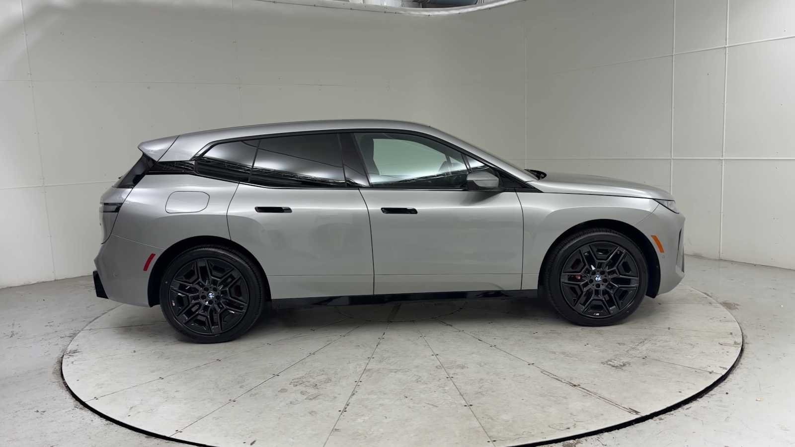 New 2026 BMW iX xDrive45 w/ M Sport Package AWD/4WD image 9