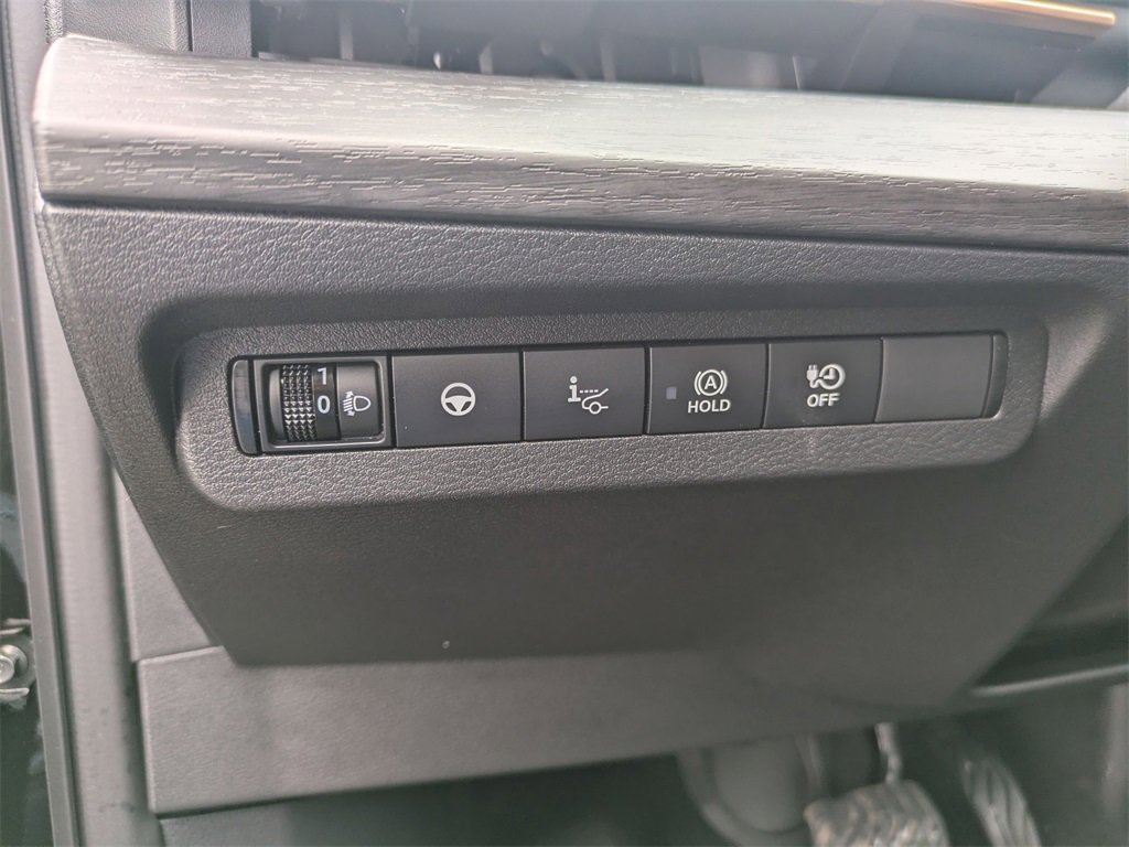 Used 2023 Nissan Ariya FWD image 17