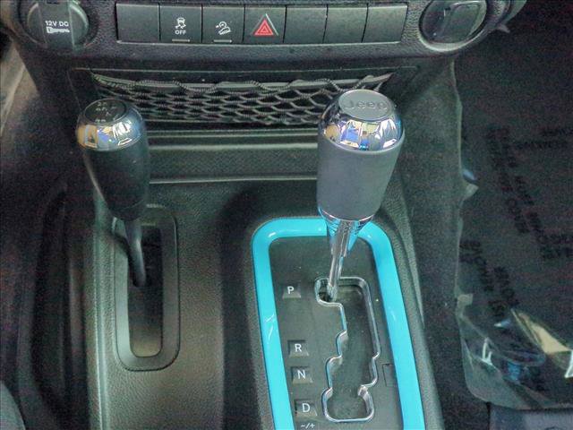 Used 2018 Jeep Wrangler Unlimited Sport w/ Connectivity Group image 12