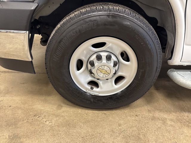 Used 2024 Chevrolet Express 2500 w/ Driver Convenience Package RWD image 11