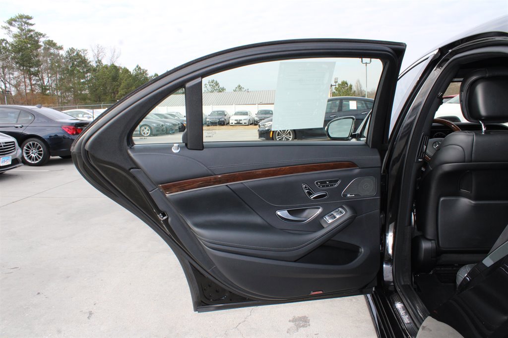 Used 2016 Mercedes-Benz S 550 4MATIC Sedan image 36