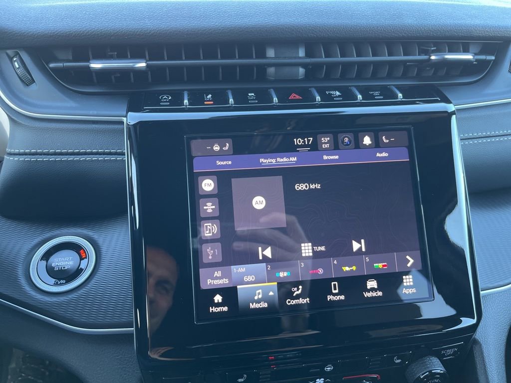 New 2025 Jeep Grand Cherokee Altitude image 24