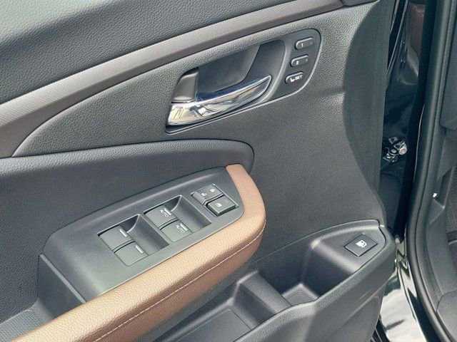 Certified 2025 Honda Ridgeline RTL image 18