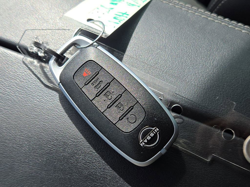 Used 2024 Nissan Rogue SL w/ SL Premium Package image 33