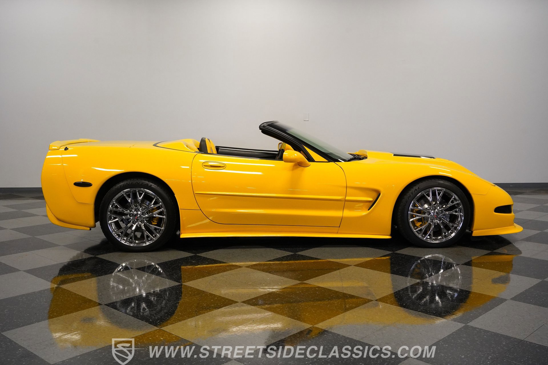 Used 2000 Chevrolet Corvette Convertible w/ Memory Pkg image 14