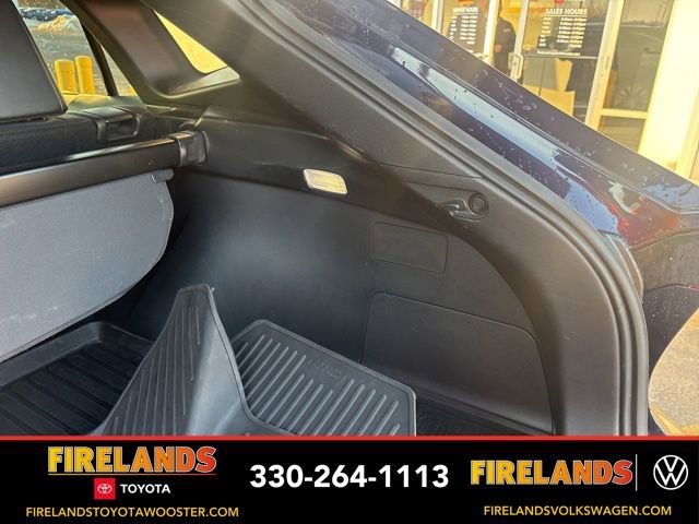 Used 2023 Toyota Venza Limited image 52