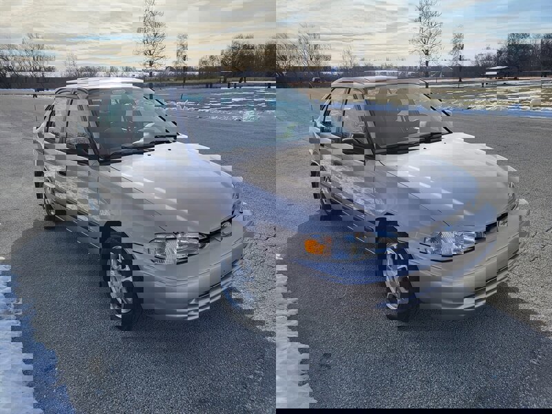 Used 2002 Chevrolet Prizm LSi image 4