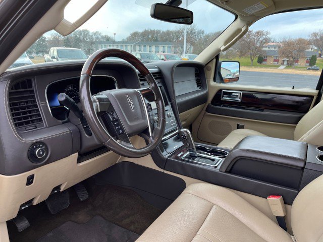 Used 2015 Lincoln Navigator L 4WD w/ Equipment Group 101A Reserve image 10
