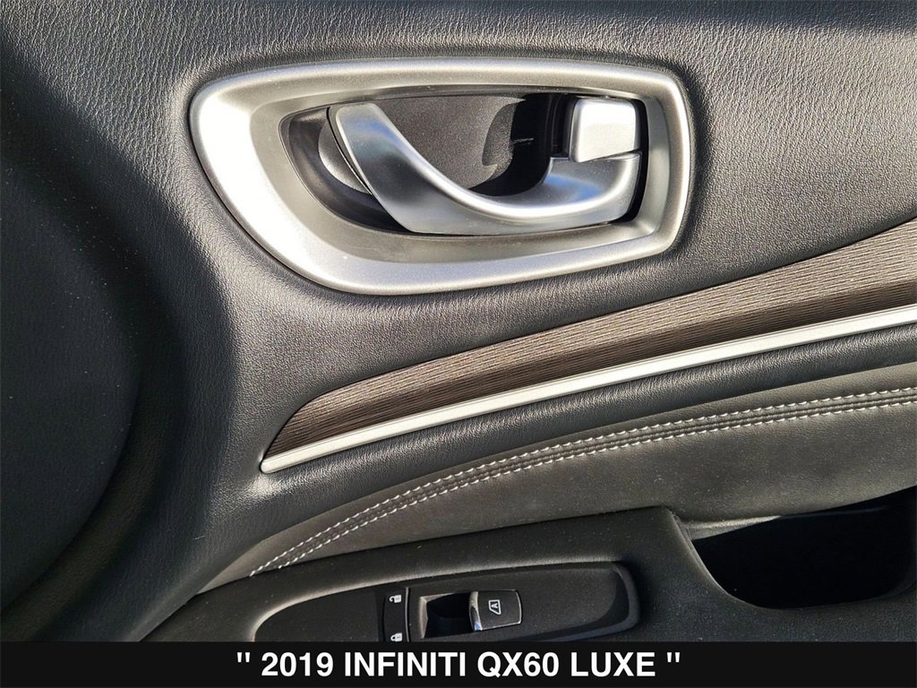 Used 2019 INFINITI QX60 Luxe w/ Essential Package image 33
