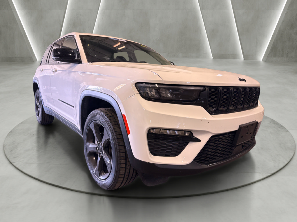 Used 2023 Jeep Grand Cherokee Limited w/ Black Appearance Package