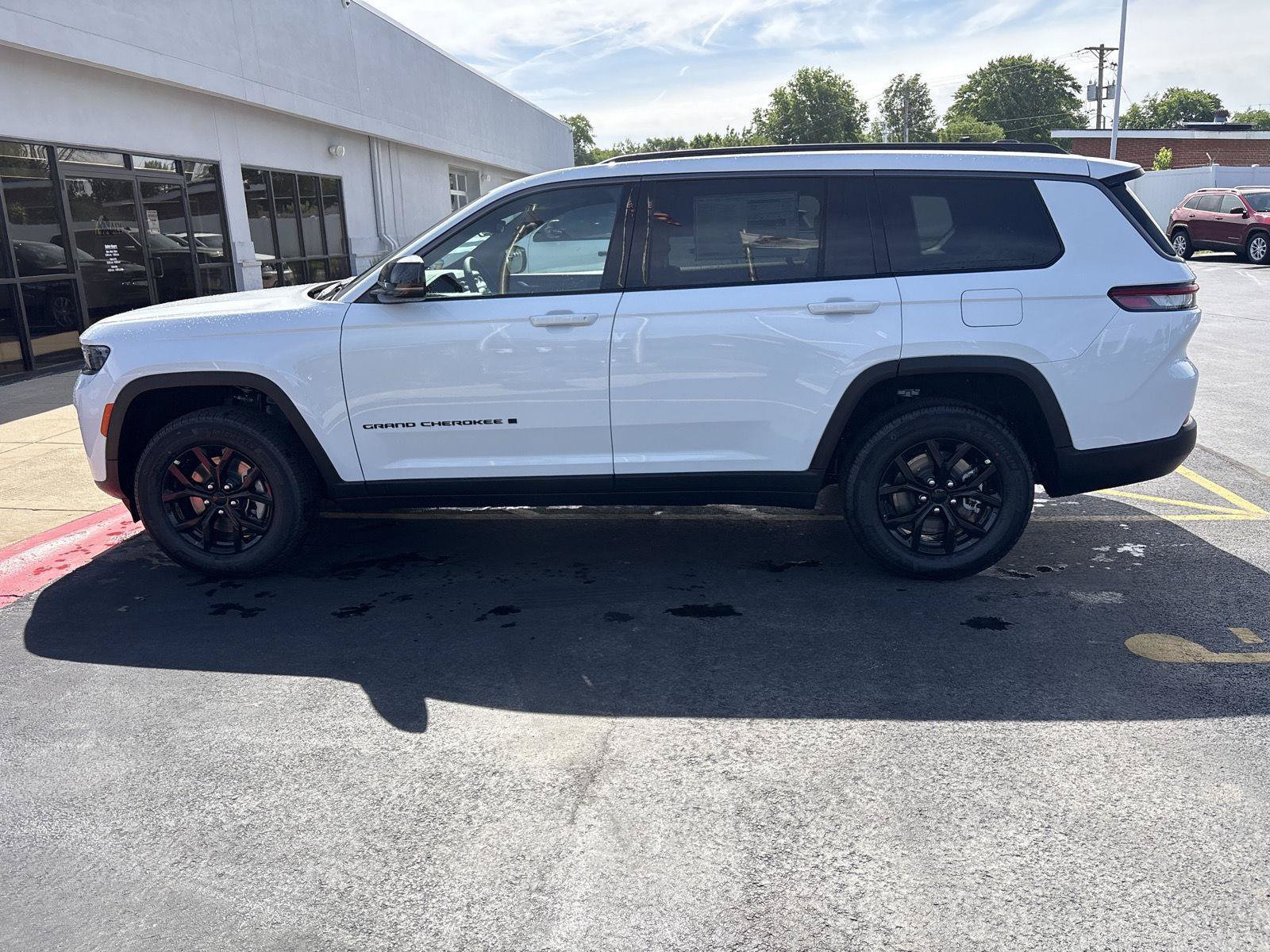 New 2026 Jeep Grand Cherokee L 4WD image 8