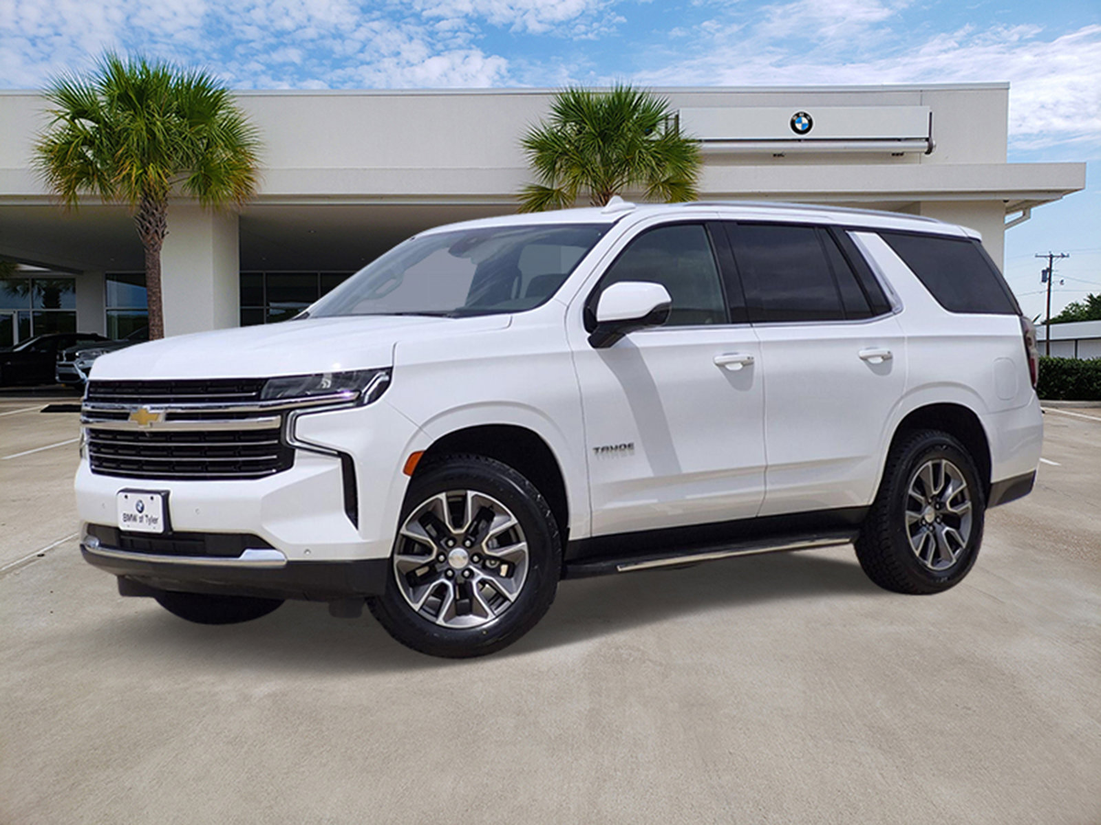 Used 2023 Chevrolet Tahoe LT w/ Luxury Package image 1