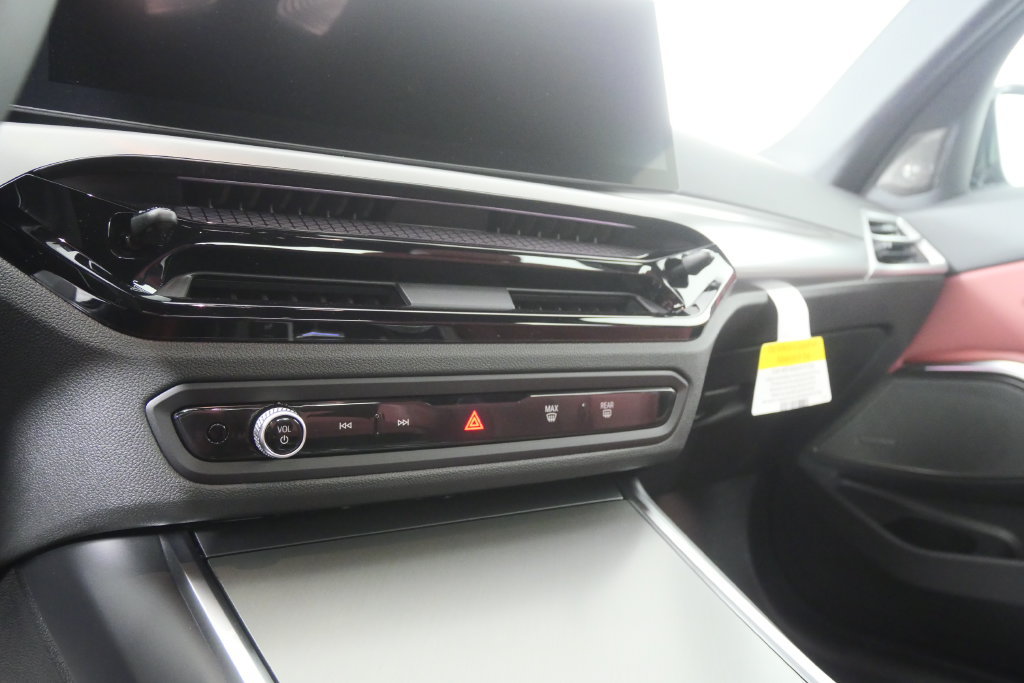 New 2026 BMW 330i Sedan w/ M Sport Package RWD image 21