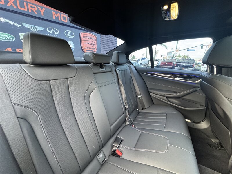 Used 2023 BMW 530i w/ Convenience Package RWD image 41