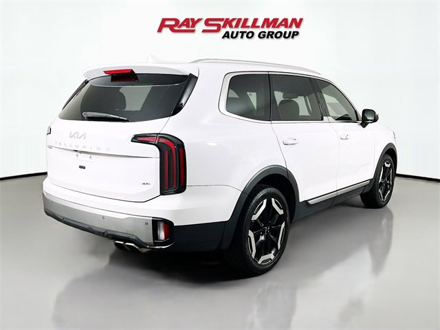 Used 2023 Kia Telluride EX w/ EX Captain's Chair Package image 7