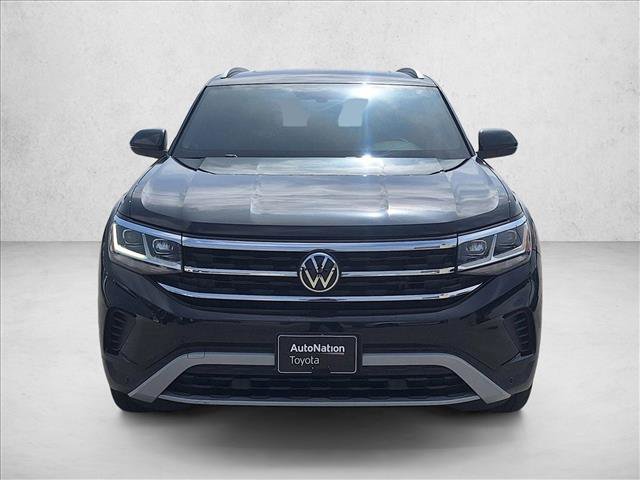 Used 2021 Volkswagen Atlas Cross Sport SE w/ Panoramic Sunroof Package FWD image 2