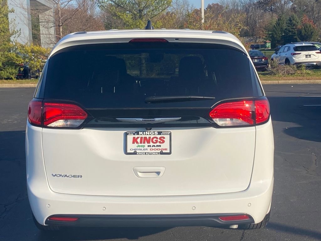 New 2026 Chrysler Voyager LX image 6