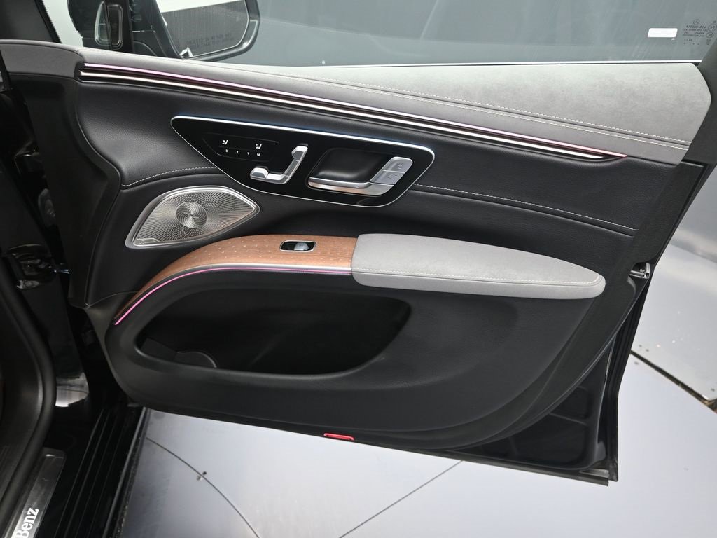 Used 2023 Mercedes-Benz EQS 580 4MATIC SUV image 38