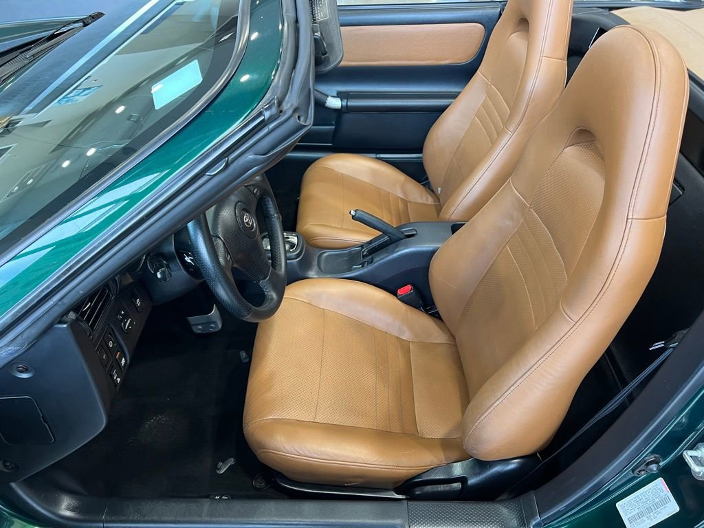 Used 2003 Toyota MR2 RWD image 14