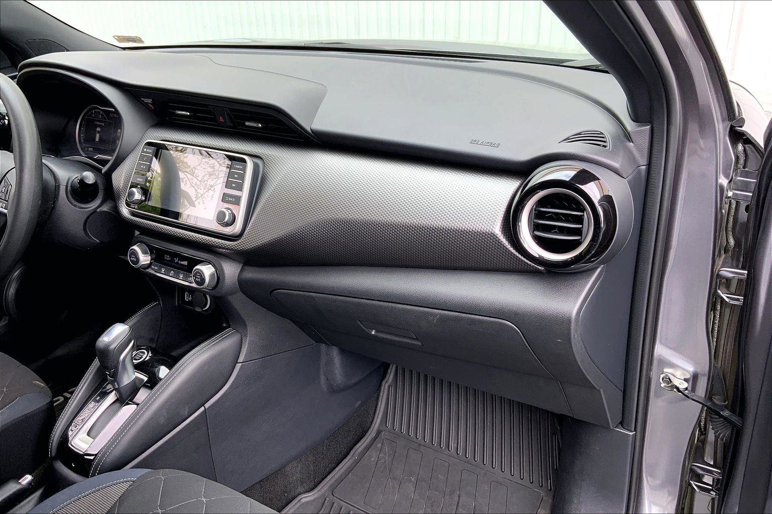 Used 2018 Nissan Kicks SV image 14