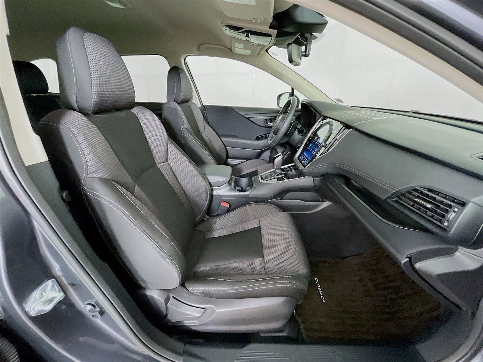 Certified 2025 Subaru Outback Premium AWD/4WD image 32