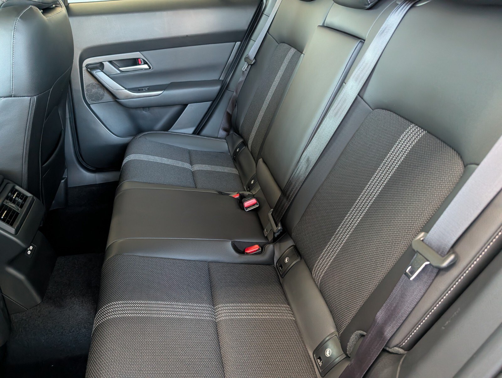 New 2026 MAZDA CX-50 AWD 2.5 S w/ Preferred Pkg image 11