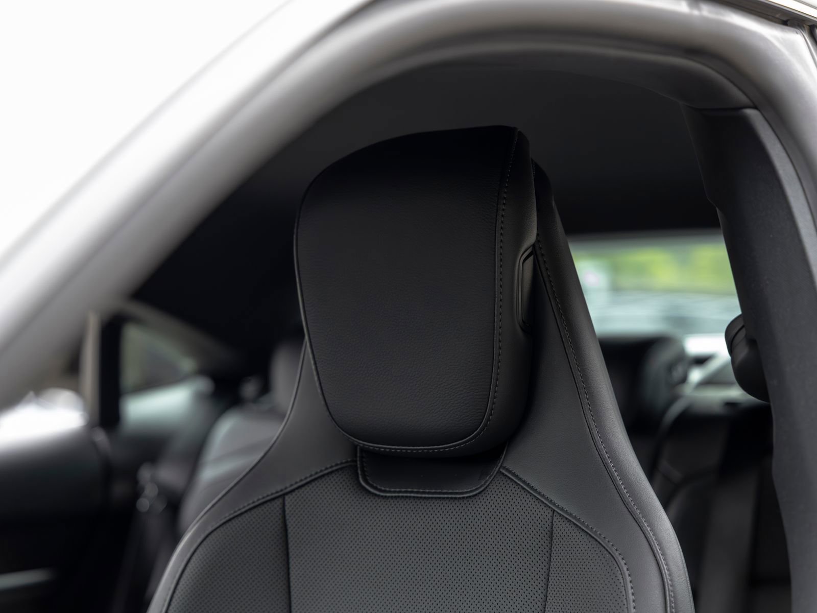 Certified 2025 Porsche Taycan RWD image 27