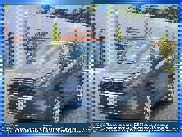 Used 2025 Toyota RAV4 LE image 4