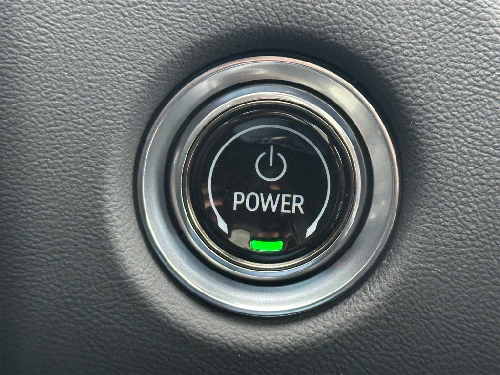 Used 2025 Cadillac Lyriq Sport image 36