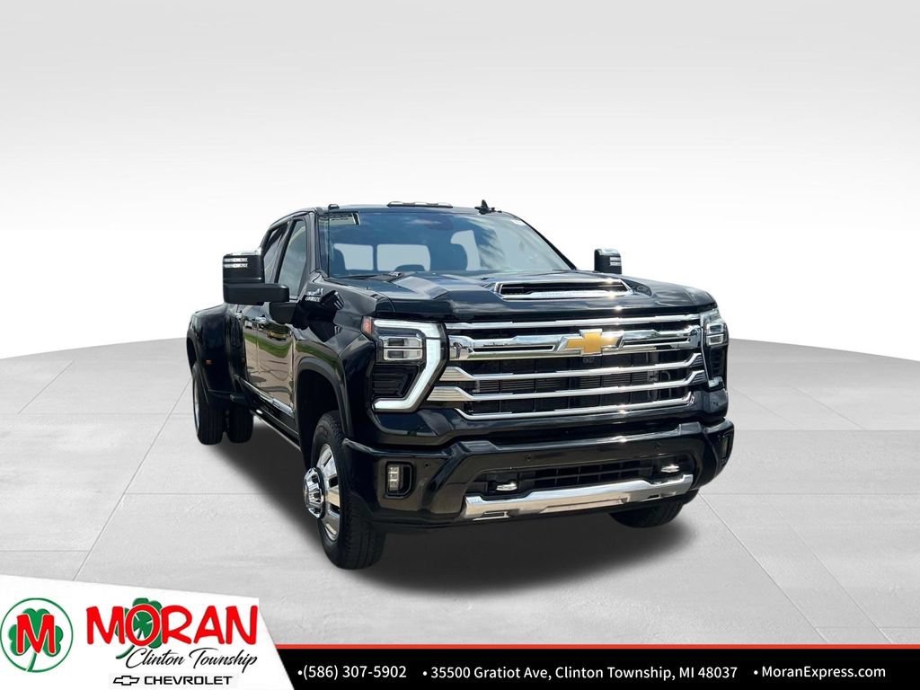 Certified 2026 Chevrolet Silverado 3500 High Country w/ Technology Package AWD/4WD image 8