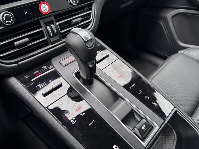 Certified 2026 Porsche Macan image 21