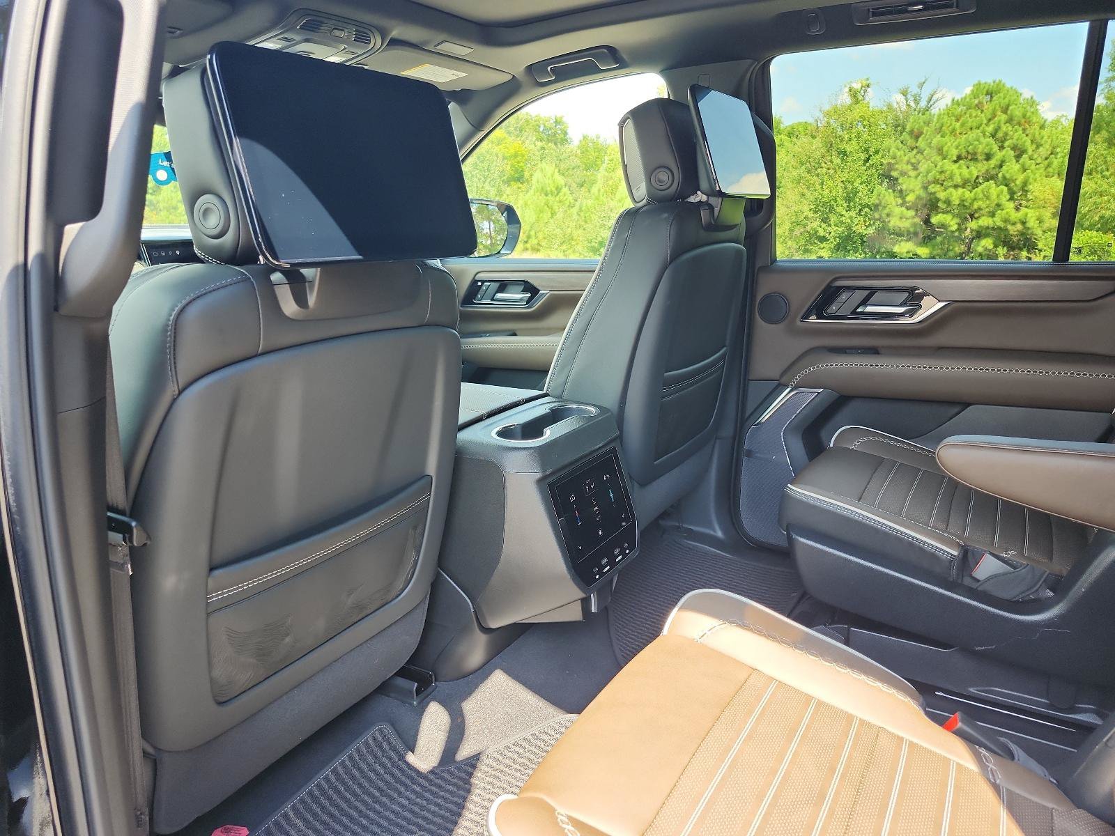 Certified 2025 GMC Yukon Denali Ultimate AWD/4WD image 15